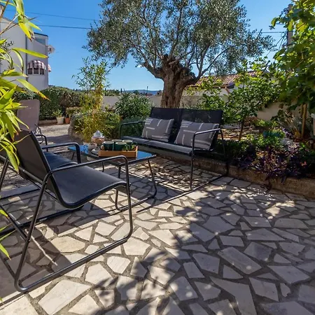 Appartamento 3 Bedroom Front In Selce
