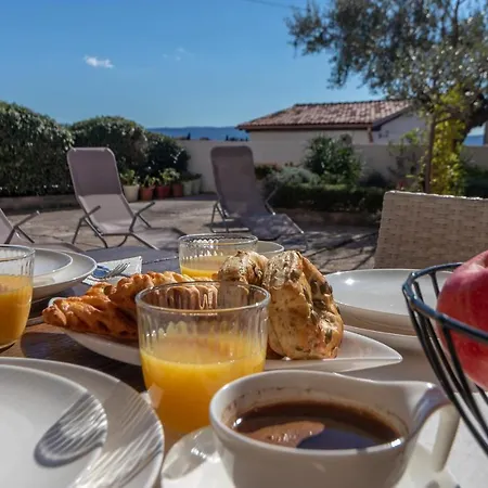 3 Bedroom Front In Appartamento