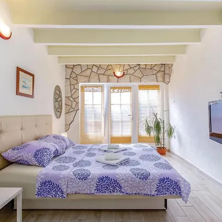 3 Bedroom Front In *