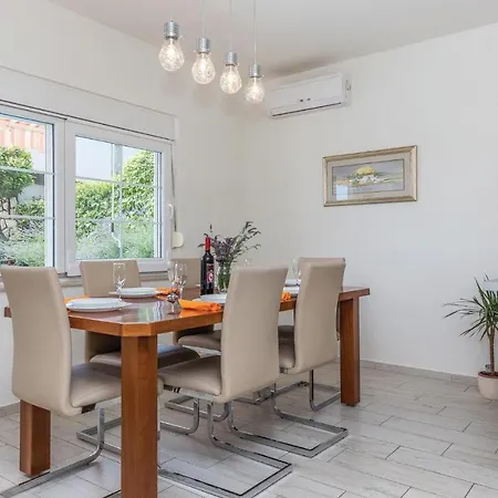 Gorgeous In With Wifi Apartament *