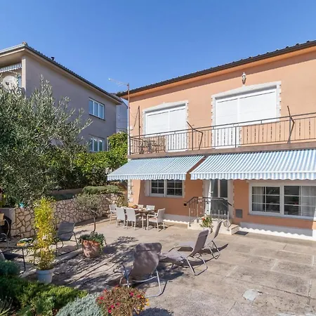 Apartmán 3 Bedroom Front In Selce