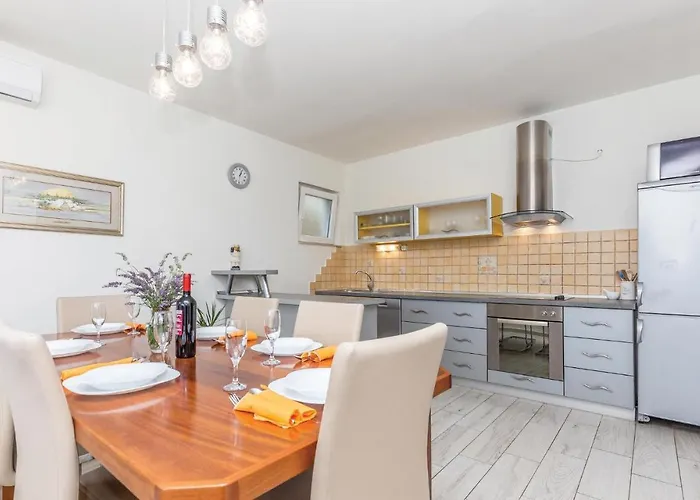 Gorgeous In With Wifi Apartman Selce